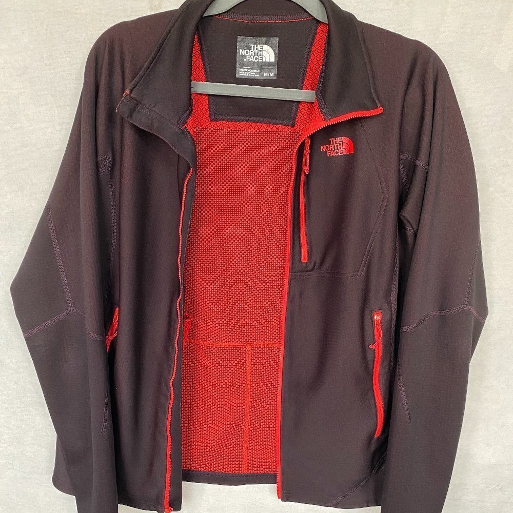 The North Face man`s sweatshirt size M